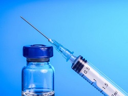 Photo of Ученые заявили, что эффективность вакцин от коронавируса снизилась в два раза
