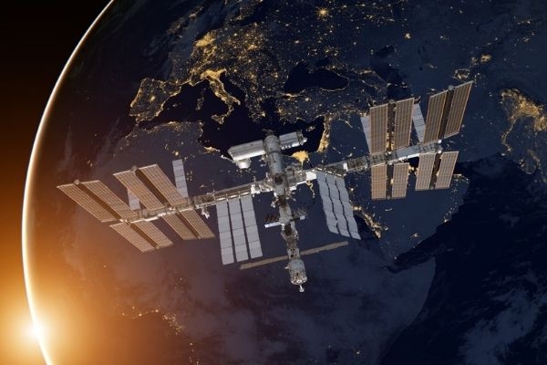 Российские космонавты на МКС перейдут на американскую часть из-за проблем с "Наукой"